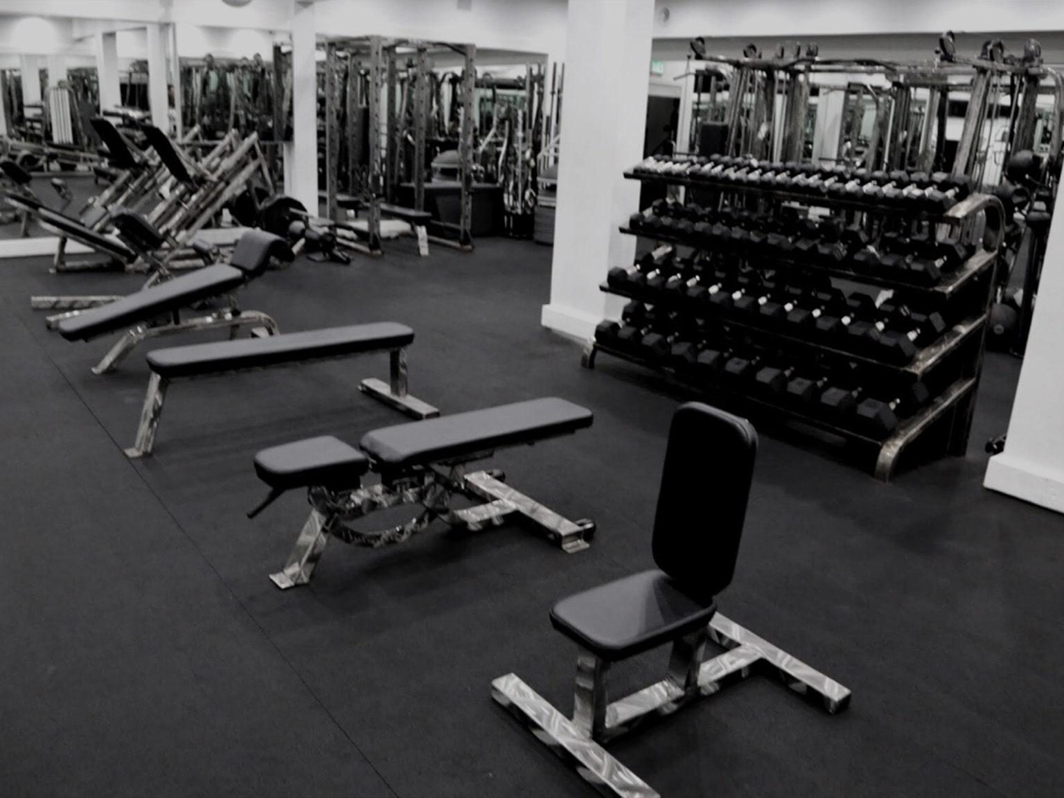 luxury-private-fitness-gym-fedele-de-santis-1536x1152-mainroom